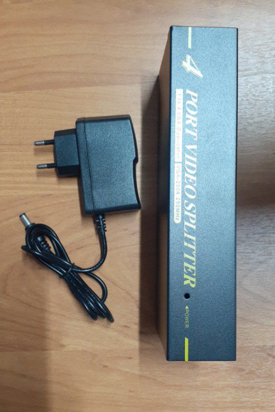 Разветвитель AVE VGASP4(VGA на 4 порта 250Mhz)