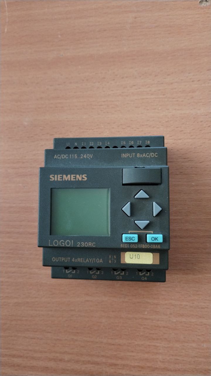 Контроллер SIEMENS LOGO 230RC U10, s.n ZVA3NA0100627, б.у, рабочий