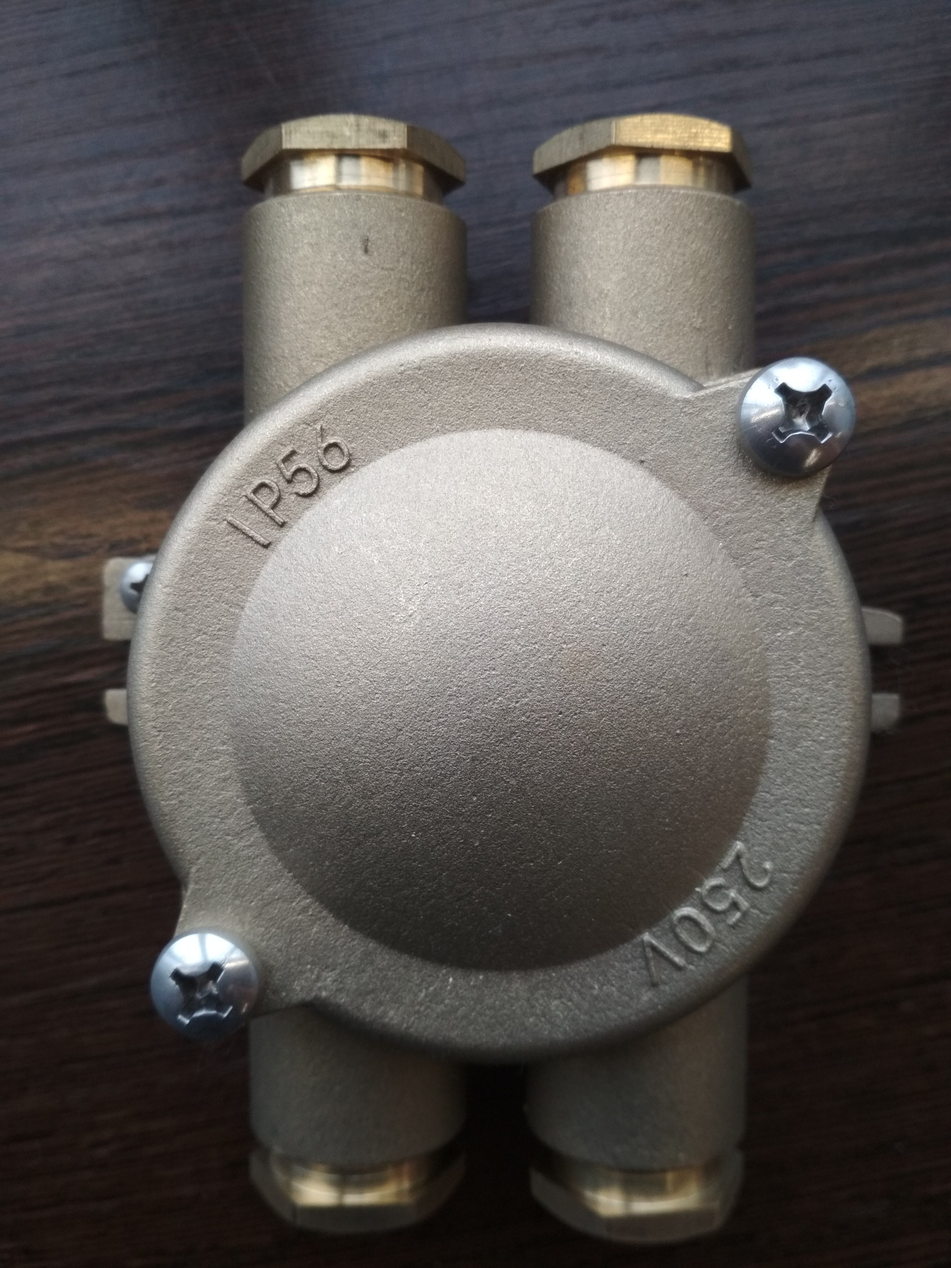 Коробка соединительная BB402 10A/16A 250V IP56