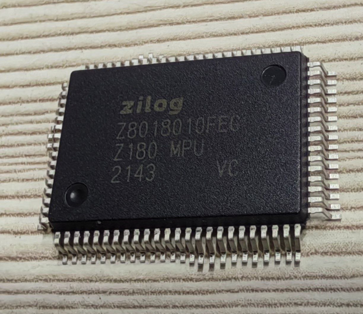 Процессор Zilog Z8018010FEG
