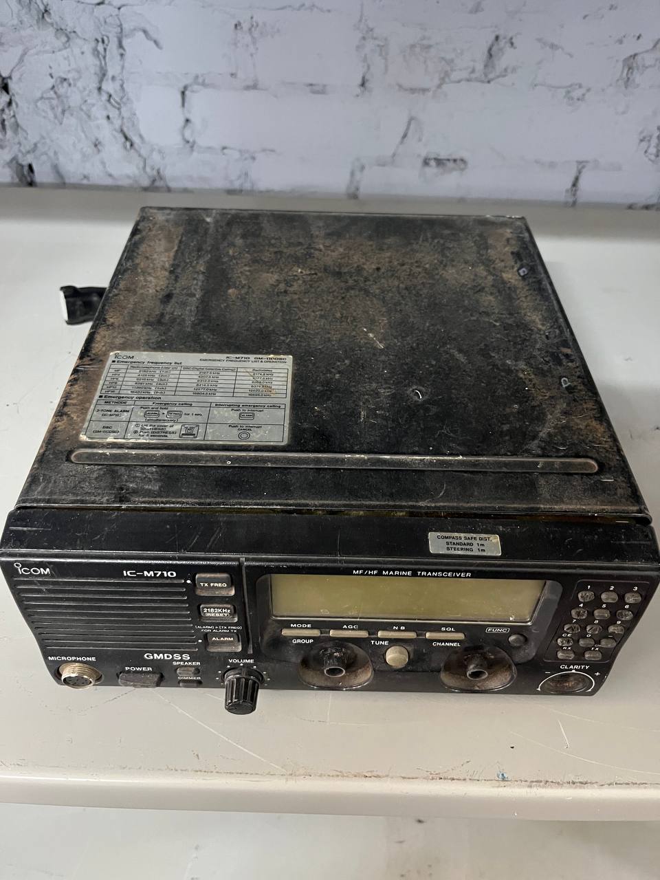 ПВ/КВ радиостанция Icom IC-M710 s.n 02747 б.у на проверку