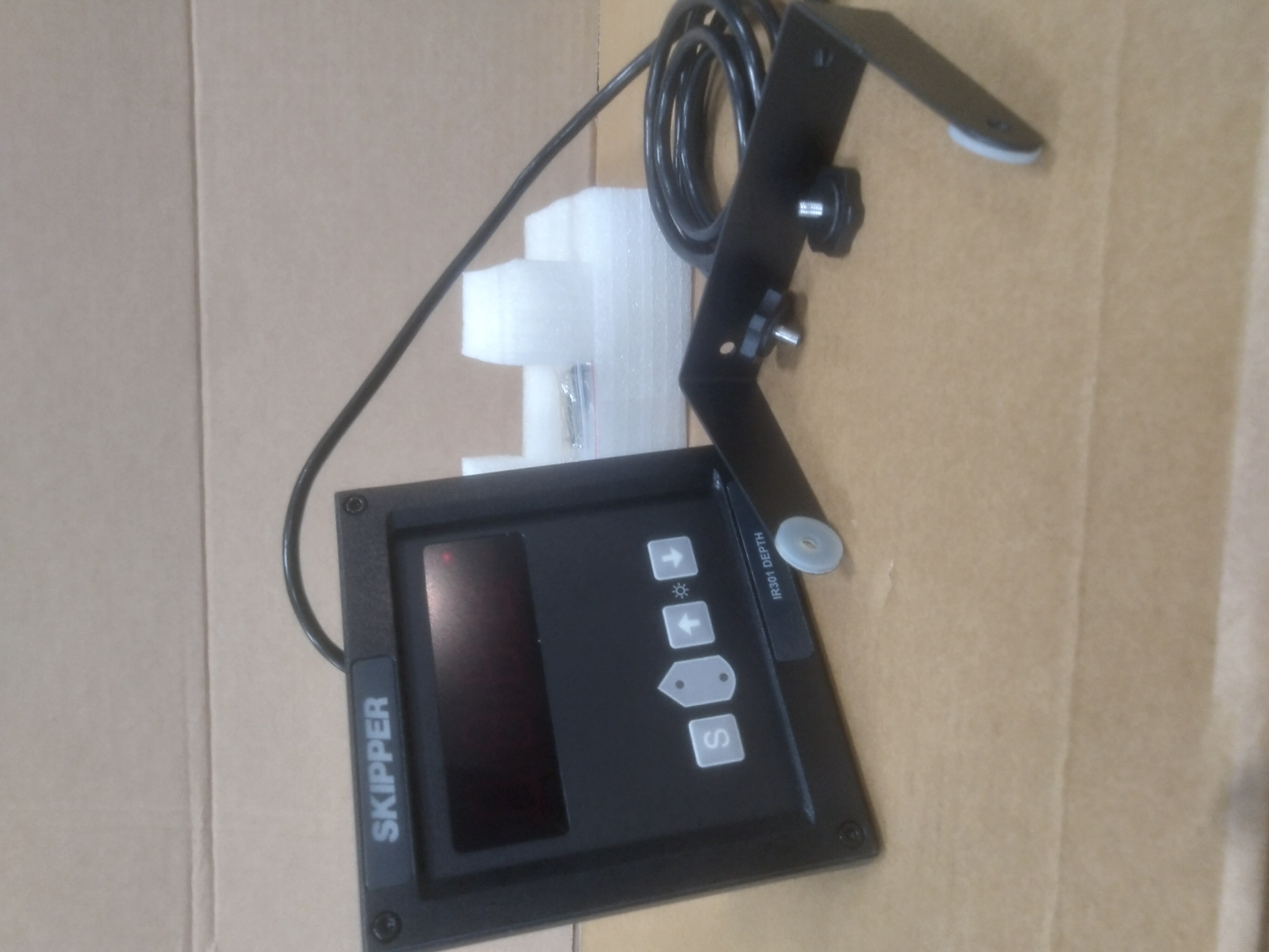 Индикатор глубины skipper IR-301 NMEA б.у s.n DR173644 на проверку