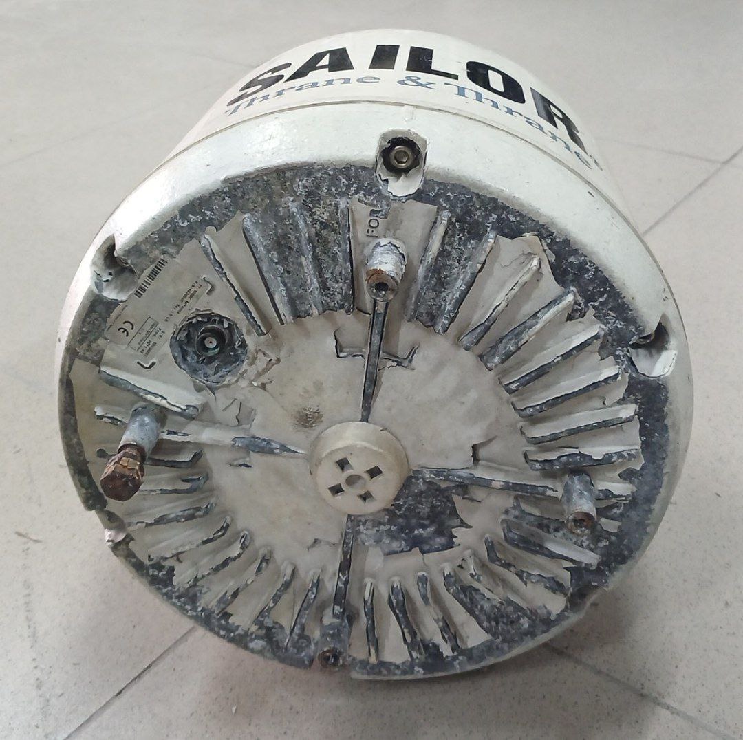 Антенна SAILOR TT-3050C, s.n 80534237, б.у, на проверку