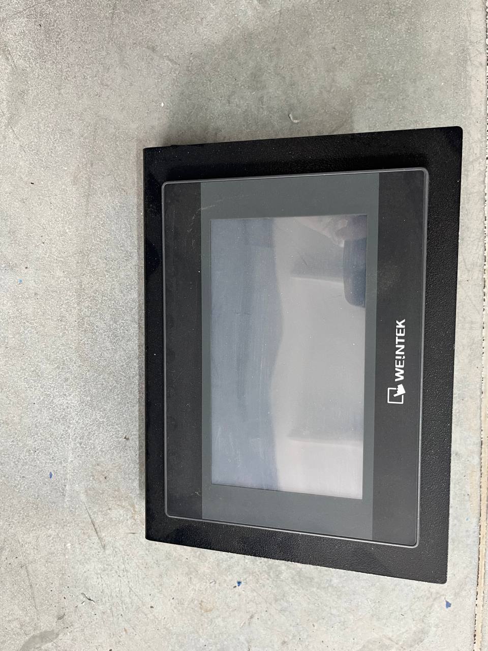Панель оператора Weintek MT6071iP s.n 1703282729 б.у на проверку