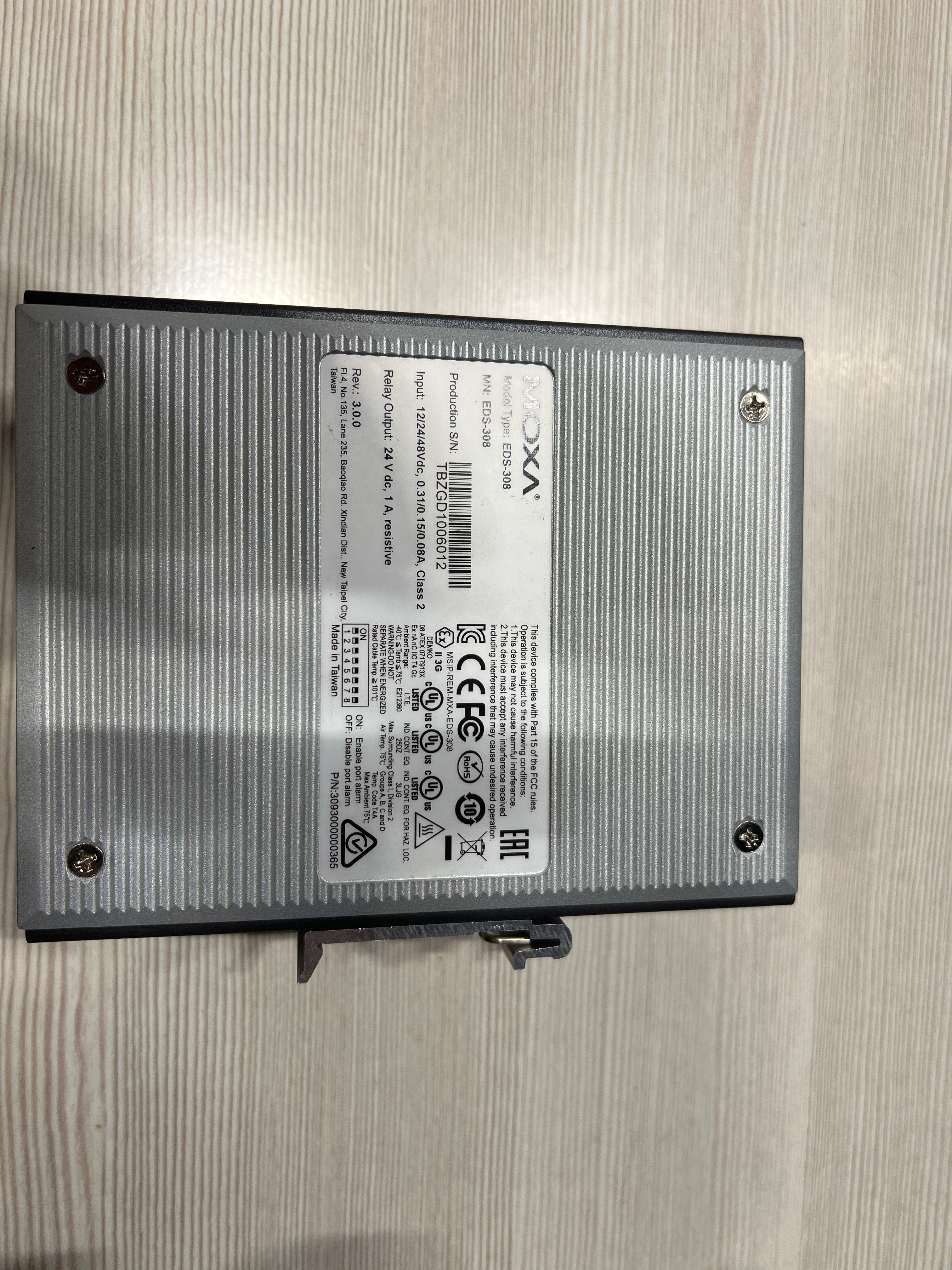 Управляемый свитч Moxa EDS 308, s.n TBZGD1006012, б.у, на проверку