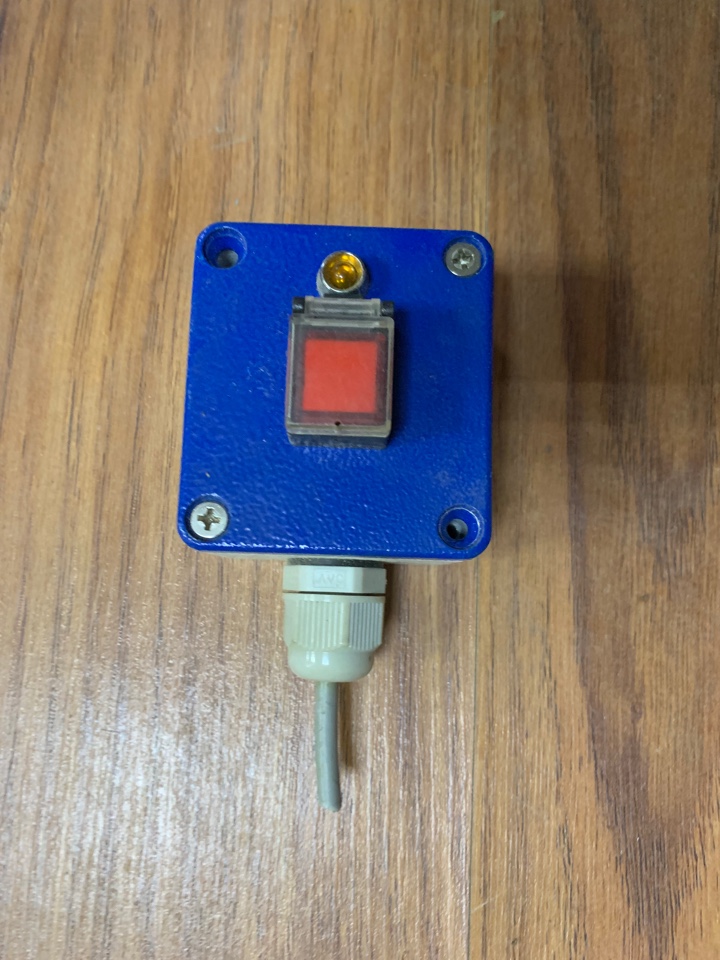 Кнопка ГС КС-05-12 s/n 2200187/3 б/у на проверку