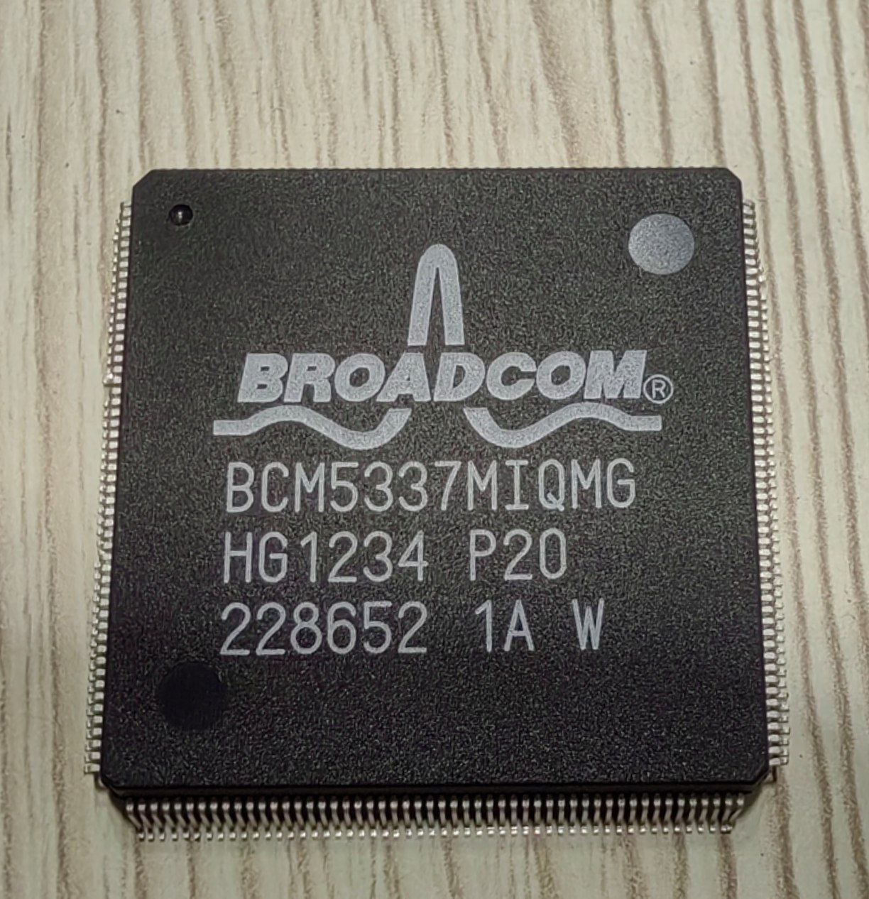 Микросхема BRAODCOM BCM5337MIQMG, HG1234 P20, 228652 1A W, s.n СПБ-870758, б.у, на проверку