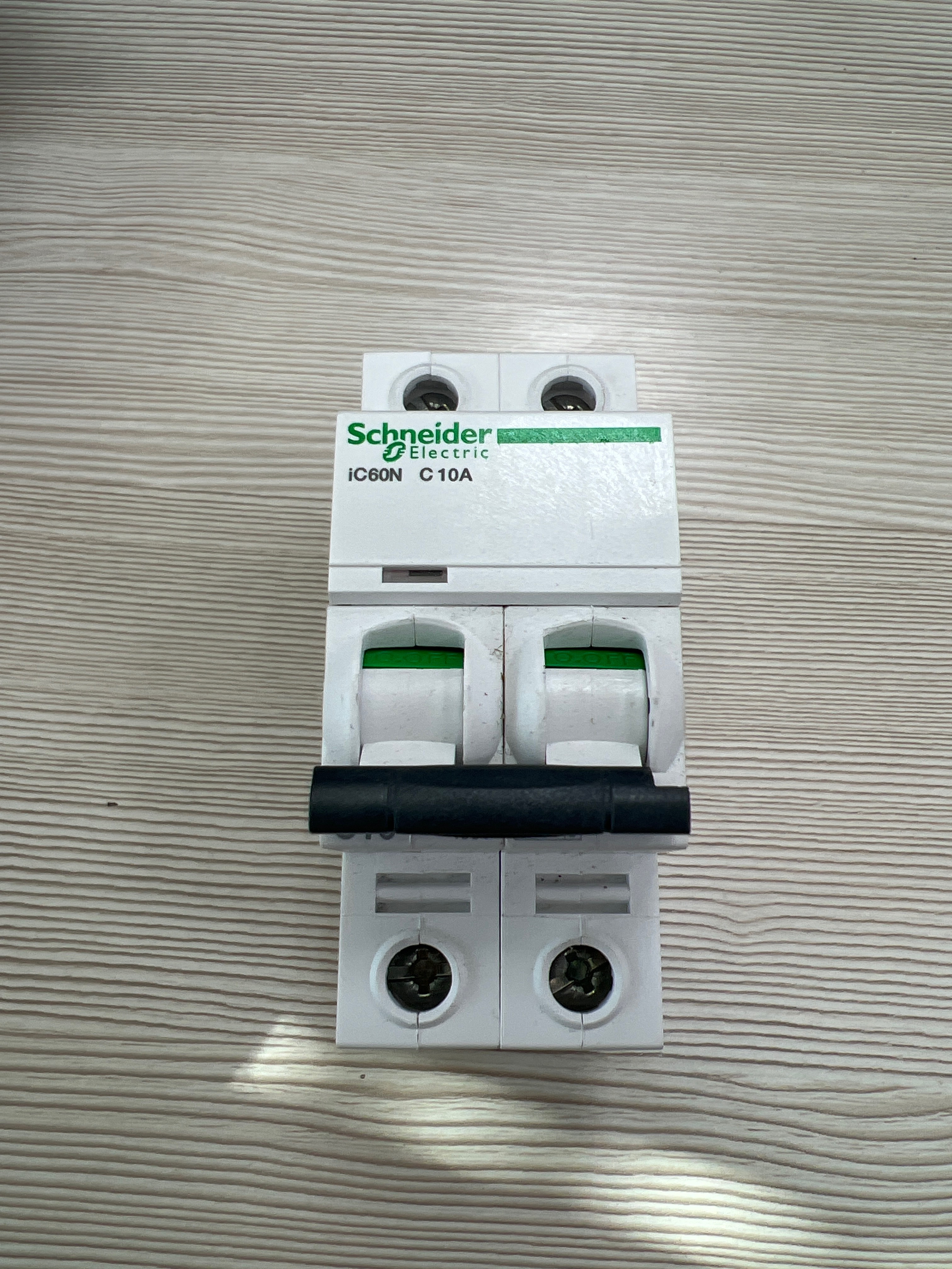 Выключатель автоматический iC60N 2Р 10А 6кА хар-ка С Acti9 Schneider Electric
