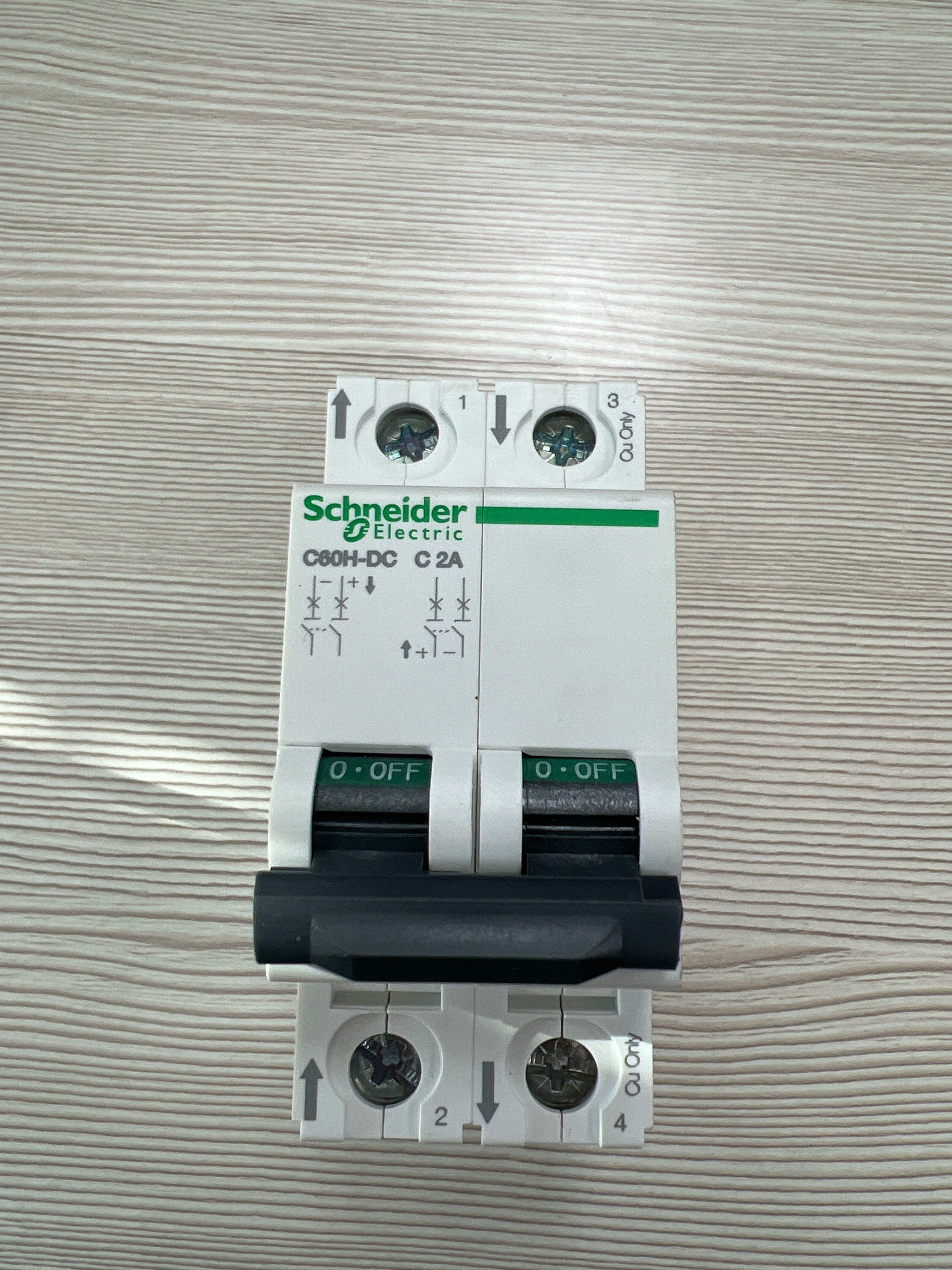 A9N61522 Circuit breaker; 500VDC; Inom: 2A; Poles: 2; DIN; Charact: C; 20kA