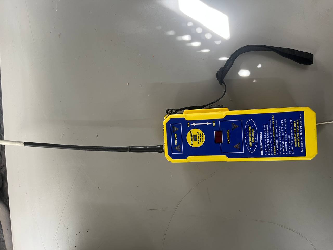 УКВ‑радиостанция ACR Survival Radio s.n 2727 б.у на проверку
