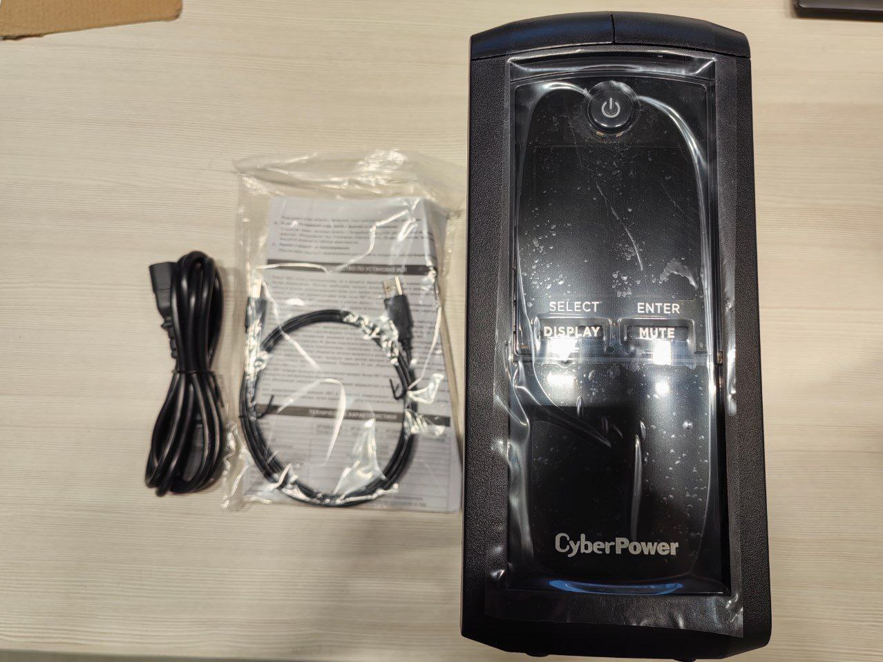 ИБП CyberPower VP1000EILCD, (линейно-интерактивный 1000VA/550W USB/RS-232/RJ11/45  6*IEC)