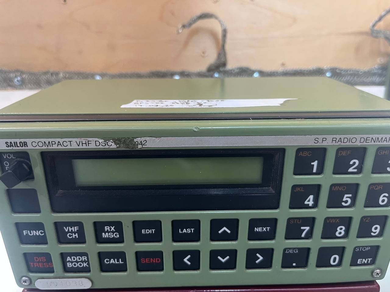 Радиостанция Sailor RM2042 s.n 591038 б.у на проверку