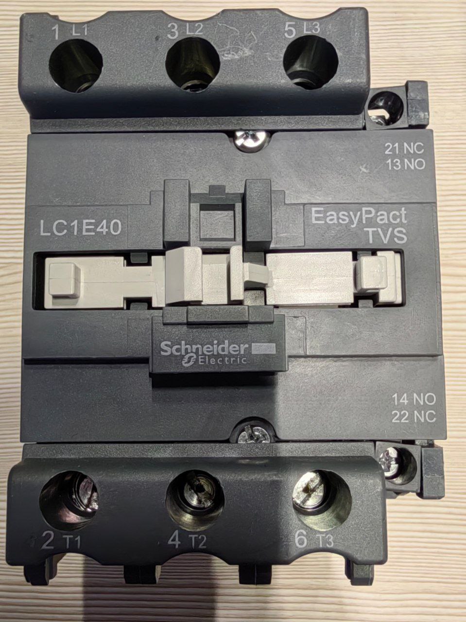 Пускатель Schneider Electric LC1E40, (со стенда), s.n WH2003, б.у, на проверку
