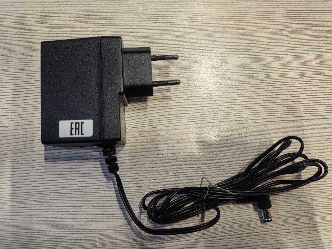 Адаптер YAESU PA-45C, 220В для HX400, s.n СПБ-909158, б.у, на проверку