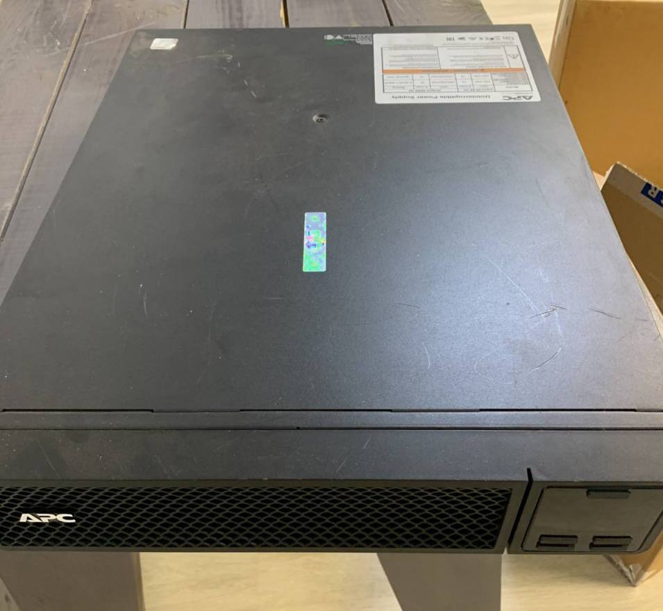 ИБП APC Schneider SRT2200XLI s/n AS2033193132 б.у на проверку