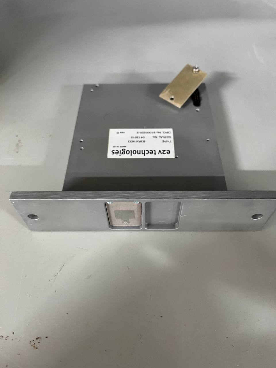 Монитор производительности E2V B3RX1633 s.n 0413015 б.у на проверку