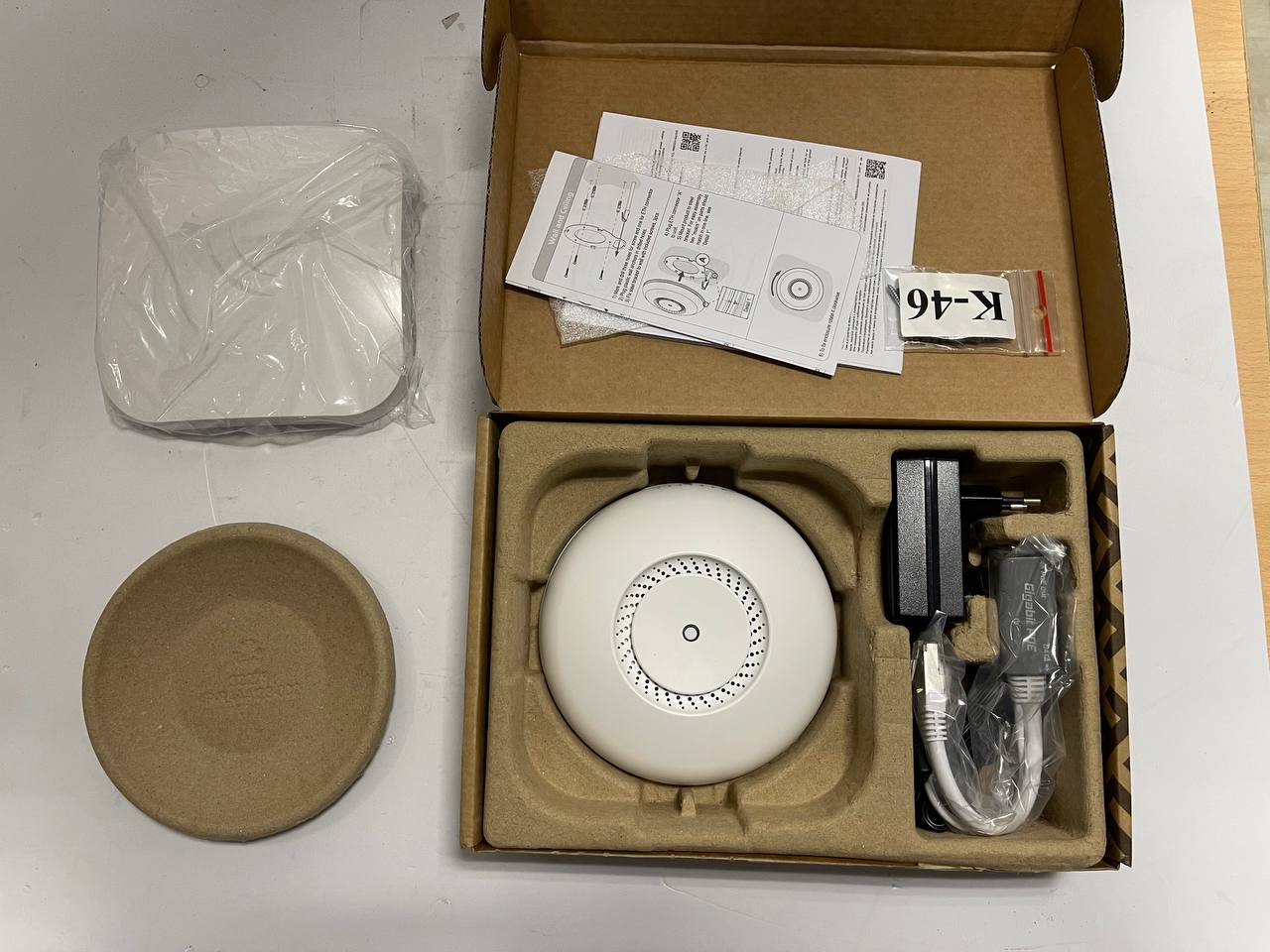 Точка доступа WiFi MikroTik cAP ac (2.4 + 5 ГГц, 400 мВт)