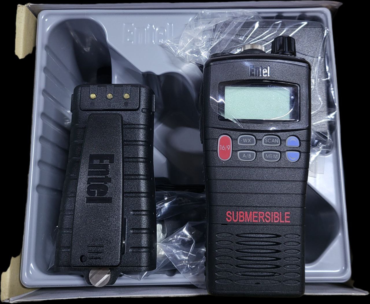 Носимая радиостанция ENTEL HT644, s.n JHI62939, б.у, рабочее