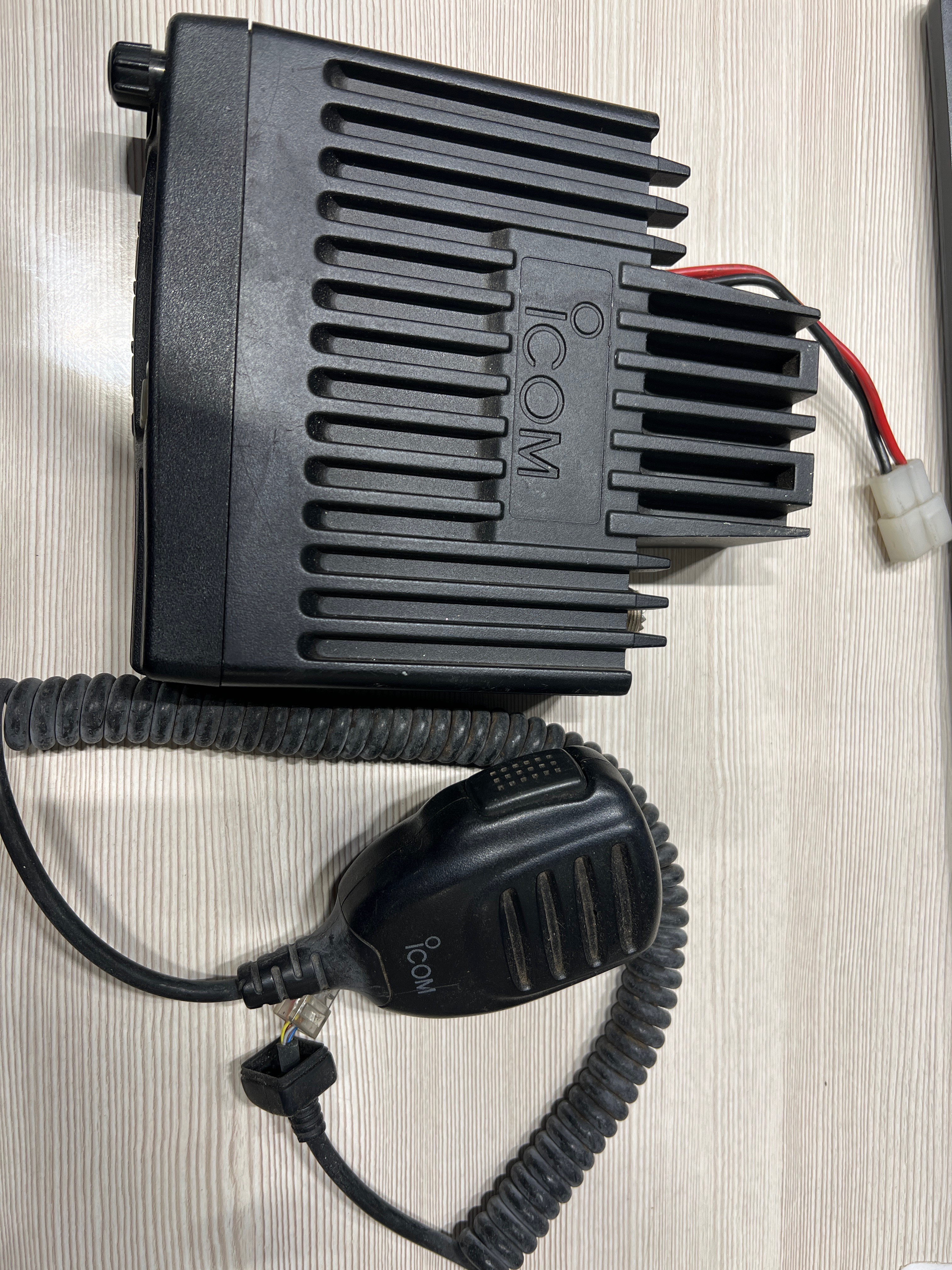 Радиостанция ICOM IC-F211, б.у, s.n 5110858, на проверку