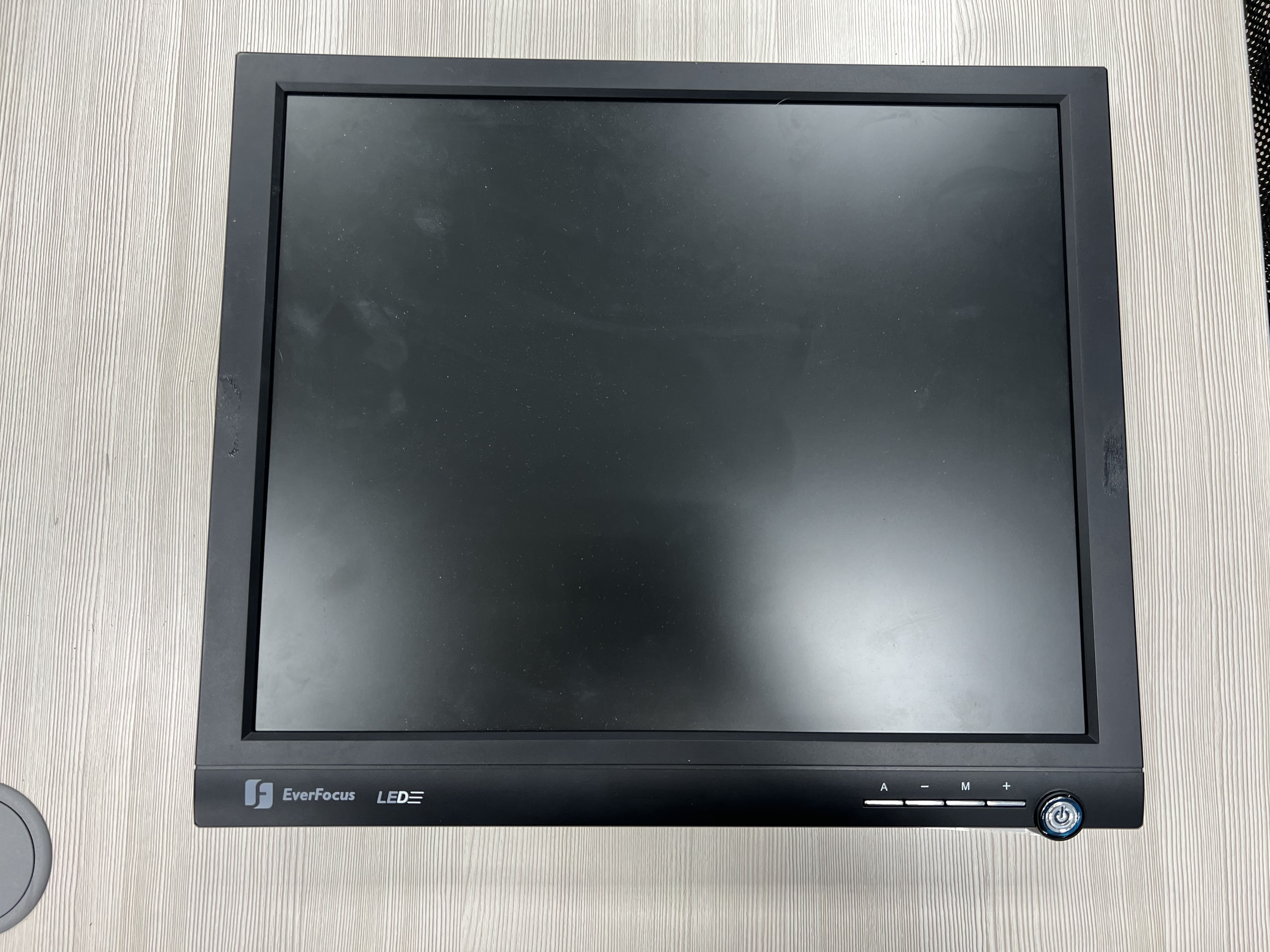 Монитор для регистратора CCTV FH17LED s.n YDNUW8480008