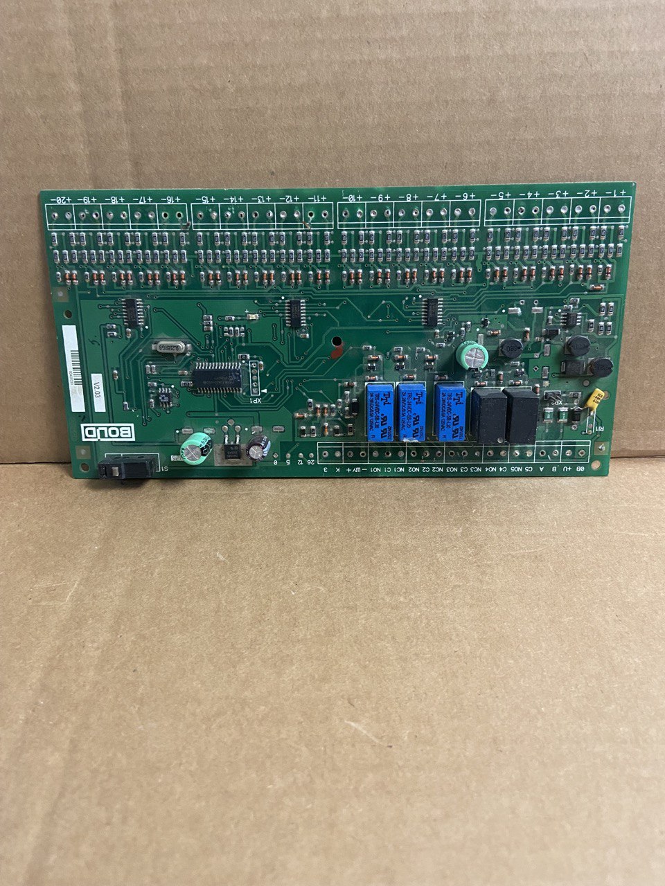 Плата Сигнал 20П SMD s,n 00435033 б,у на проверку