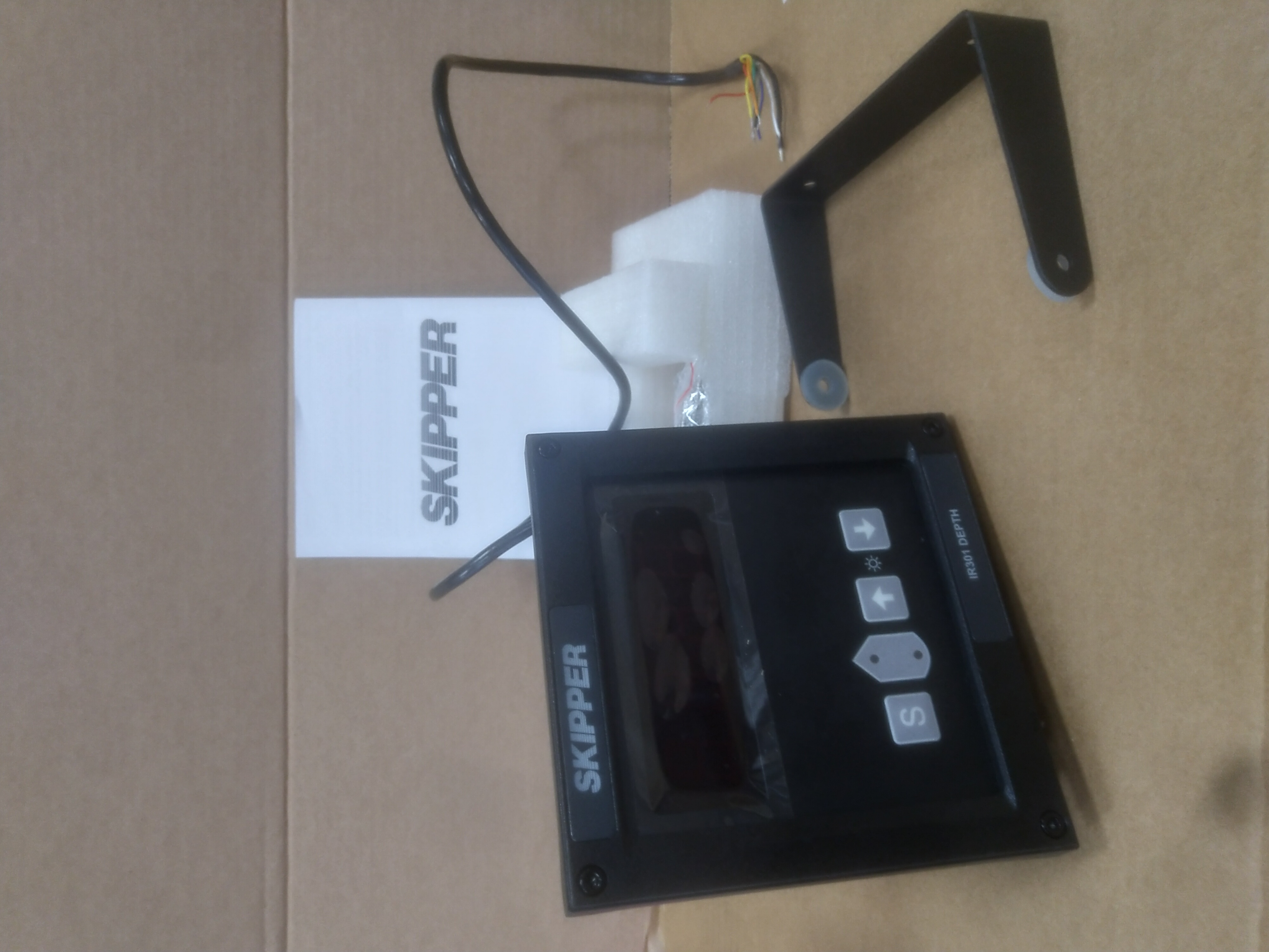 Индикатор глубины skipper IR-301 NMEA б.у s.n DR173643 на проверку