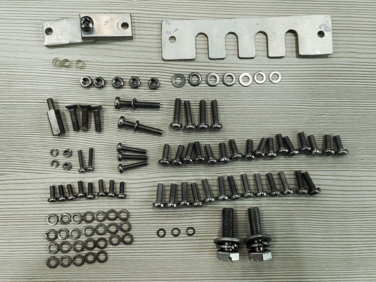 SCREWS  XBAND BULKHEAD